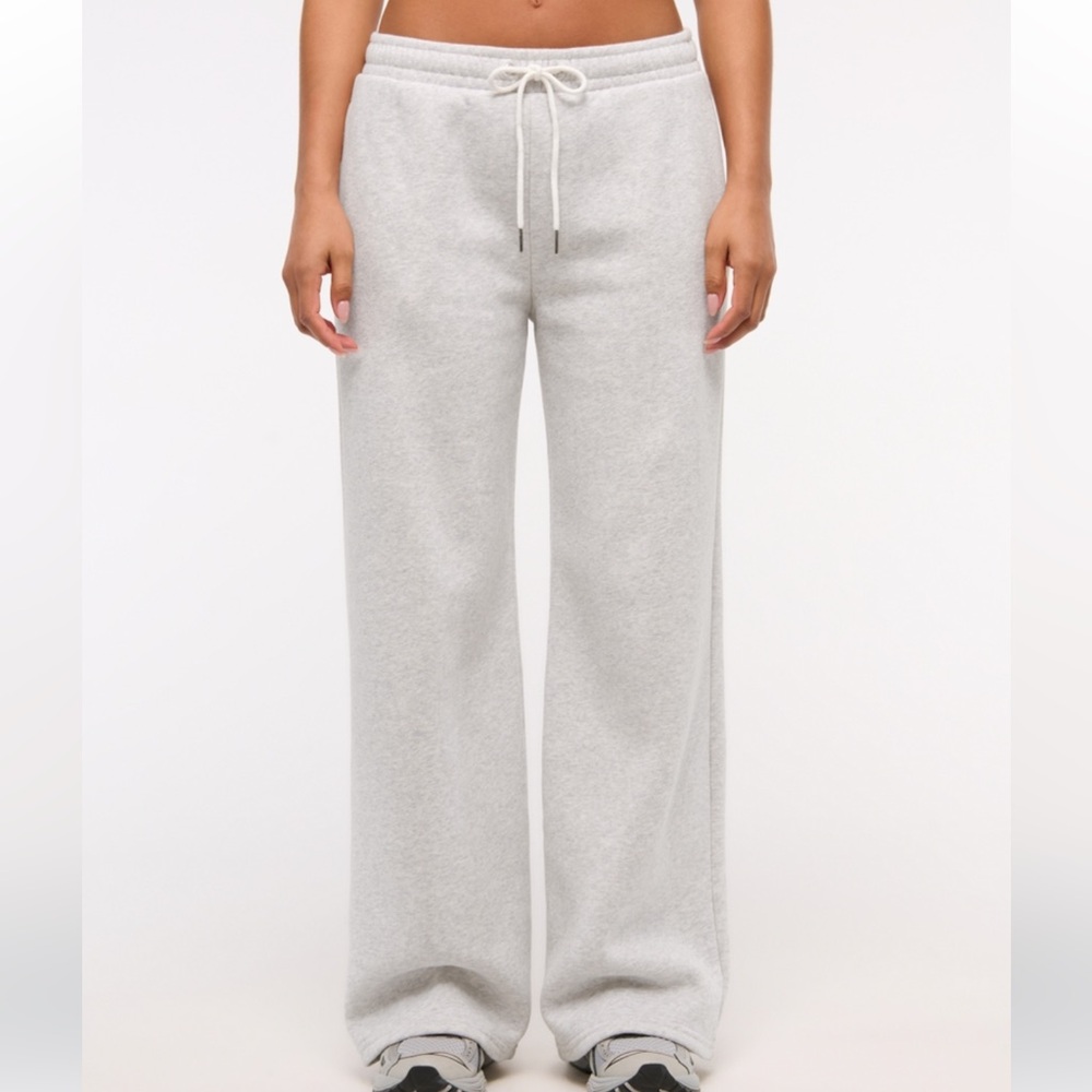 Abercrombie Light Gray Sunday Wide-Leg Sweatpants